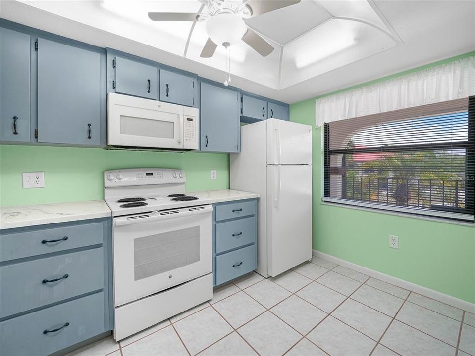 For Sale: $139,900 (2 beds, 2 baths, 1185 Square Feet)