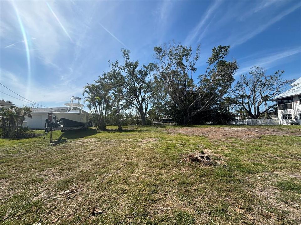 En Venta: $449,000 (0.31 acres)