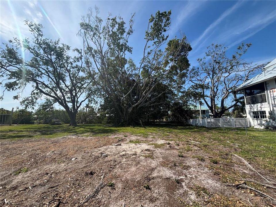 En Venta: $449,000 (0.31 acres)