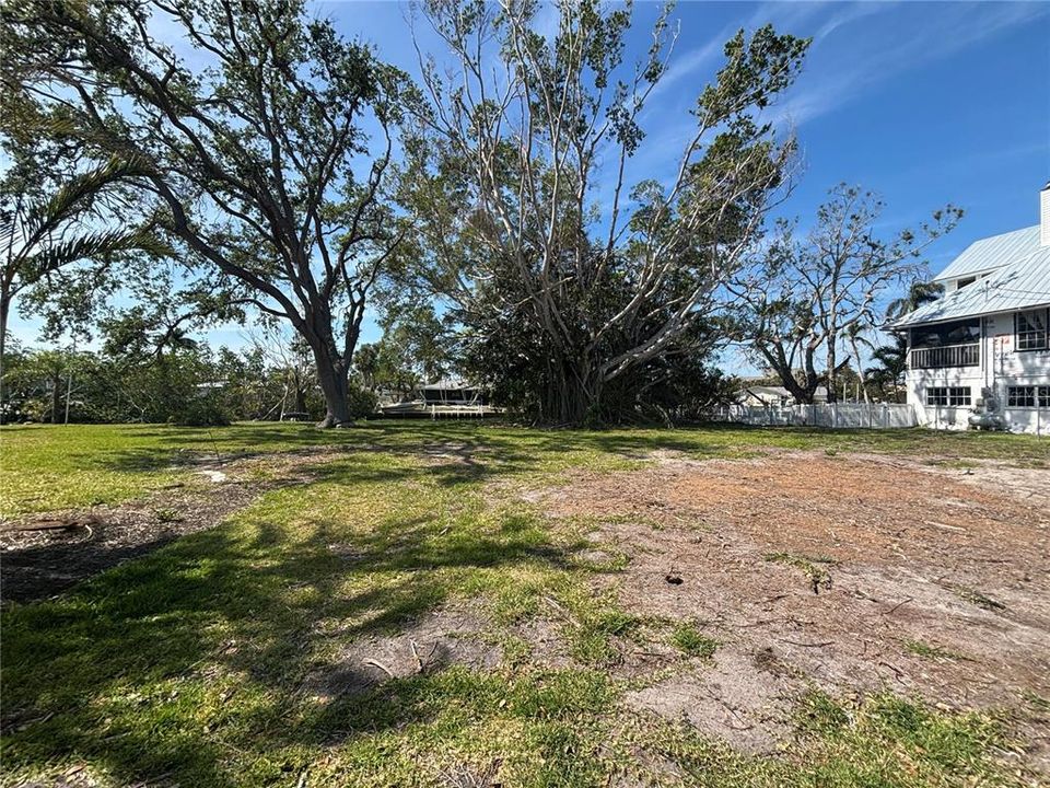 En Venta: $449,000 (0.31 acres)