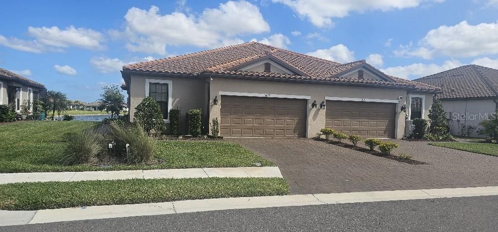 Recently Sold: $389,900 (2 beds, 2 baths, 1573 Square Feet)