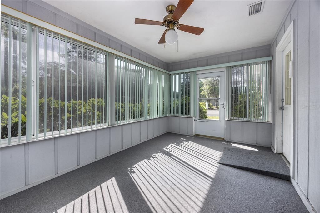 Active With Contract: $199,900 (2 beds, 2 baths, 1312 Square Feet)