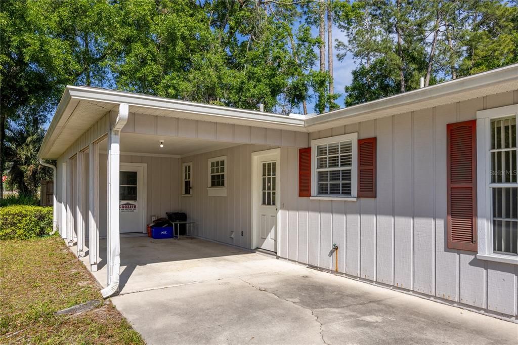Active With Contract: $199,900 (2 beds, 2 baths, 1312 Square Feet)