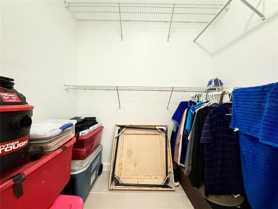 Active With Contract: $197,500 (1 beds, 1 baths, 904 Square Feet)