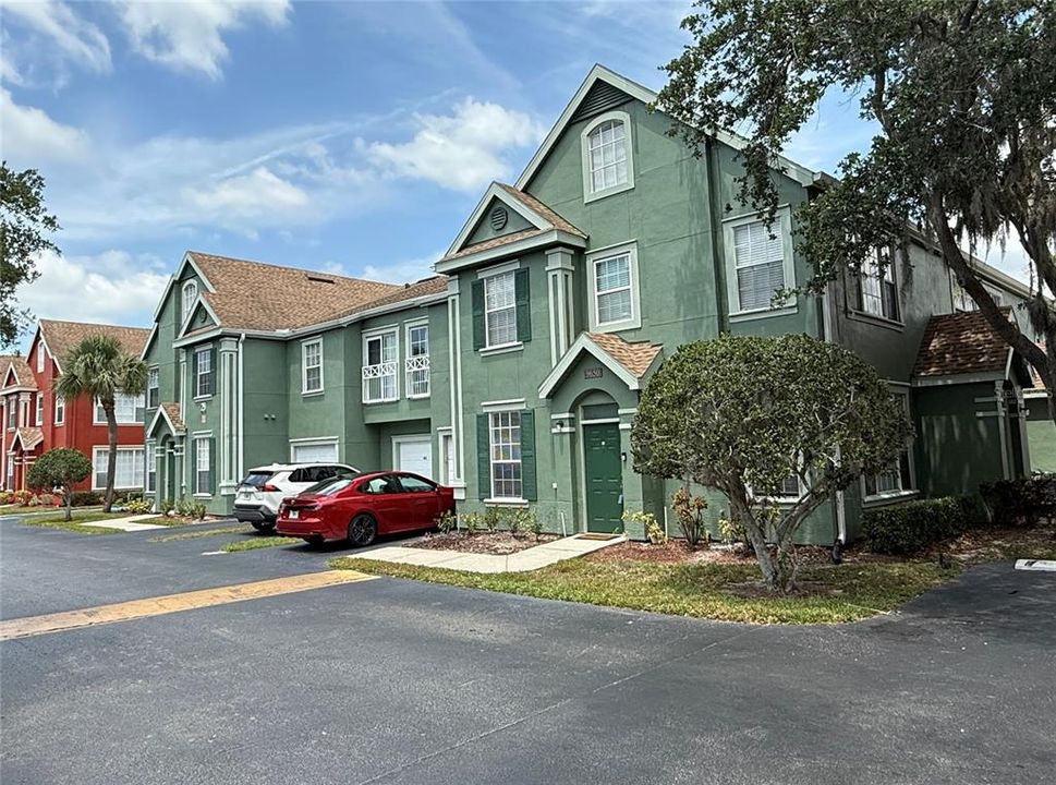 Active With Contract: $197,500 (1 beds, 1 baths, 904 Square Feet)