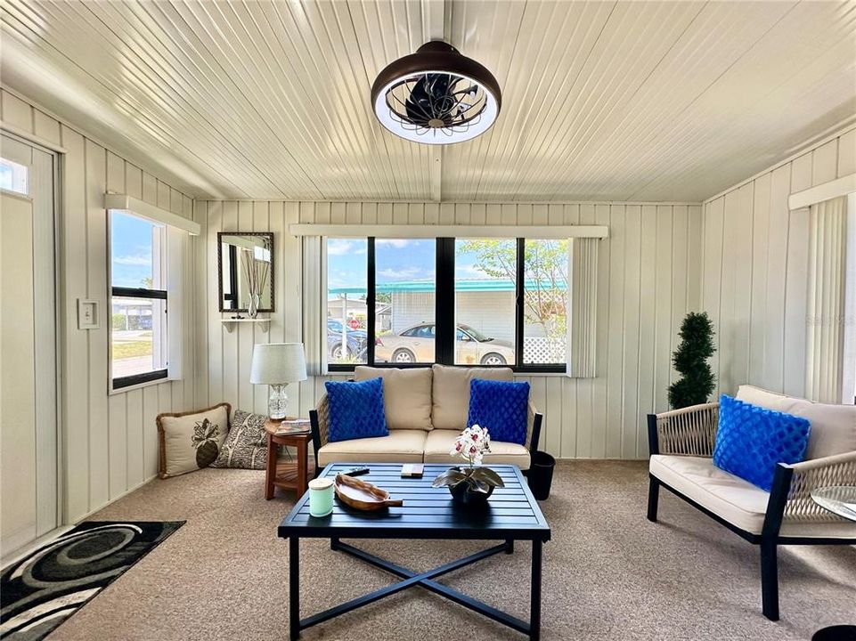 Active With Contract: $112,500 (2 beds, 1 baths, 600 Square Feet)