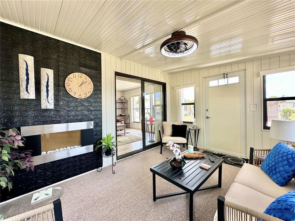 Active With Contract: $112,500 (2 beds, 1 baths, 600 Square Feet)