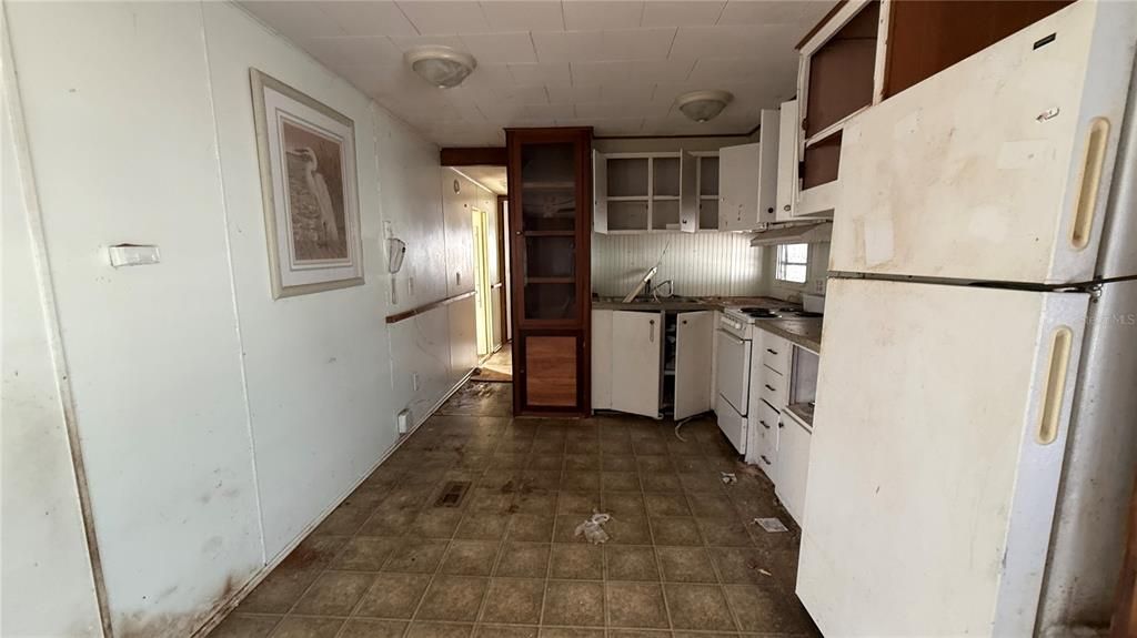 合同活跃: $50,000 (2 贝兹, 1 浴室, 500 平方英尺)