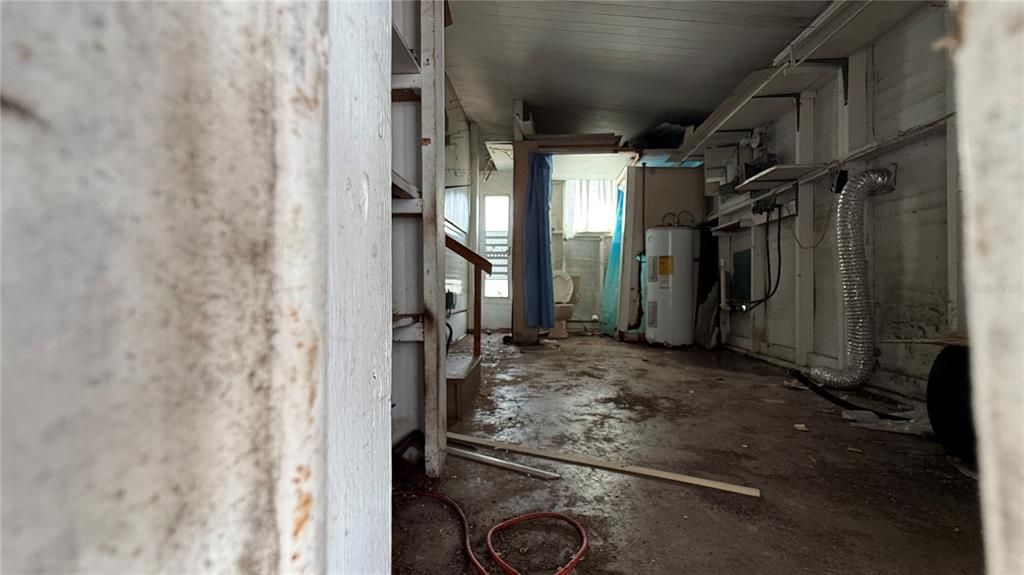 合同活跃: $50,000 (2 贝兹, 1 浴室, 500 平方英尺)