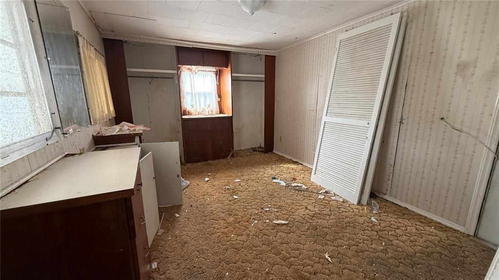 合同活跃: $50,000 (2 贝兹, 1 浴室, 500 平方英尺)