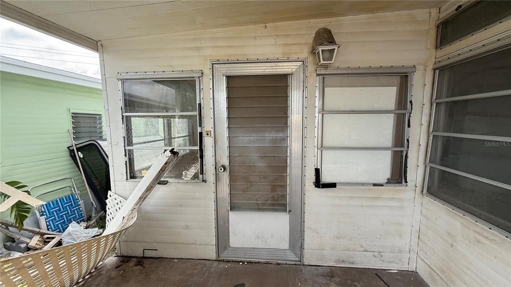 合同活跃: $50,000 (2 贝兹, 1 浴室, 500 平方英尺)