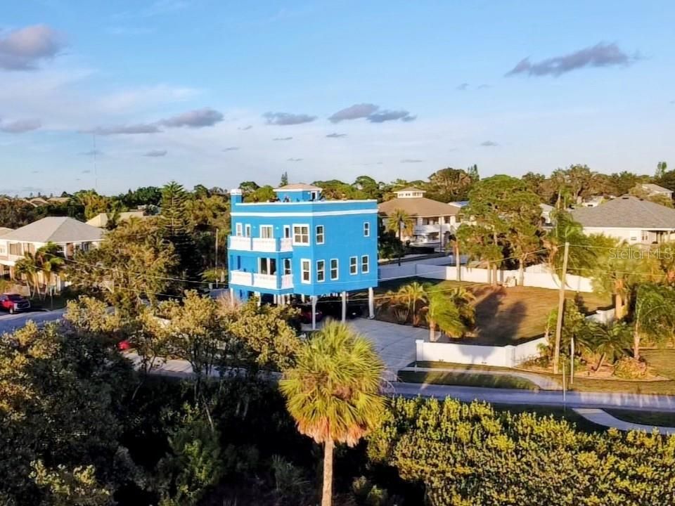 合同活跃: $985,000 (3 贝兹, 2 浴室, 1938 平方英尺)