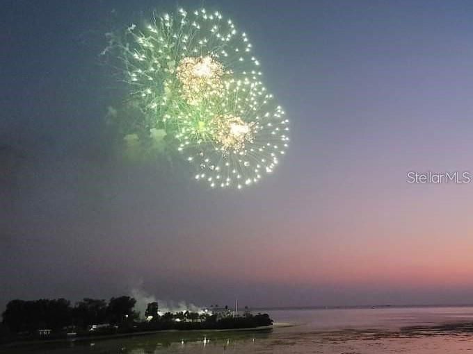 合同活跃: $985,000 (3 贝兹, 2 浴室, 1938 平方英尺)