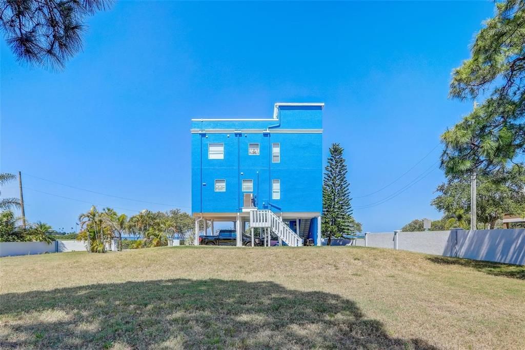 合同活跃: $985,000 (3 贝兹, 2 浴室, 1938 平方英尺)