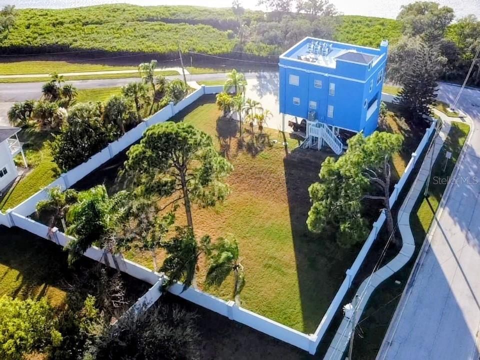 合同活跃: $985,000 (3 贝兹, 2 浴室, 1938 平方英尺)