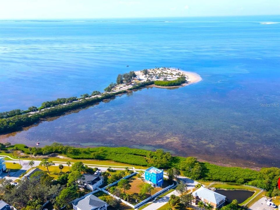 合同活跃: $985,000 (3 贝兹, 2 浴室, 1938 平方英尺)