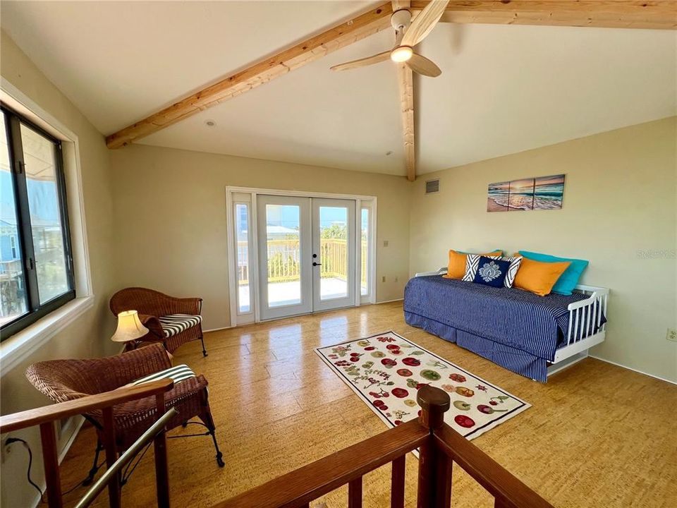 En Venta: $650,000 (3 camas, 2 baños, 1574 Pies cuadrados)