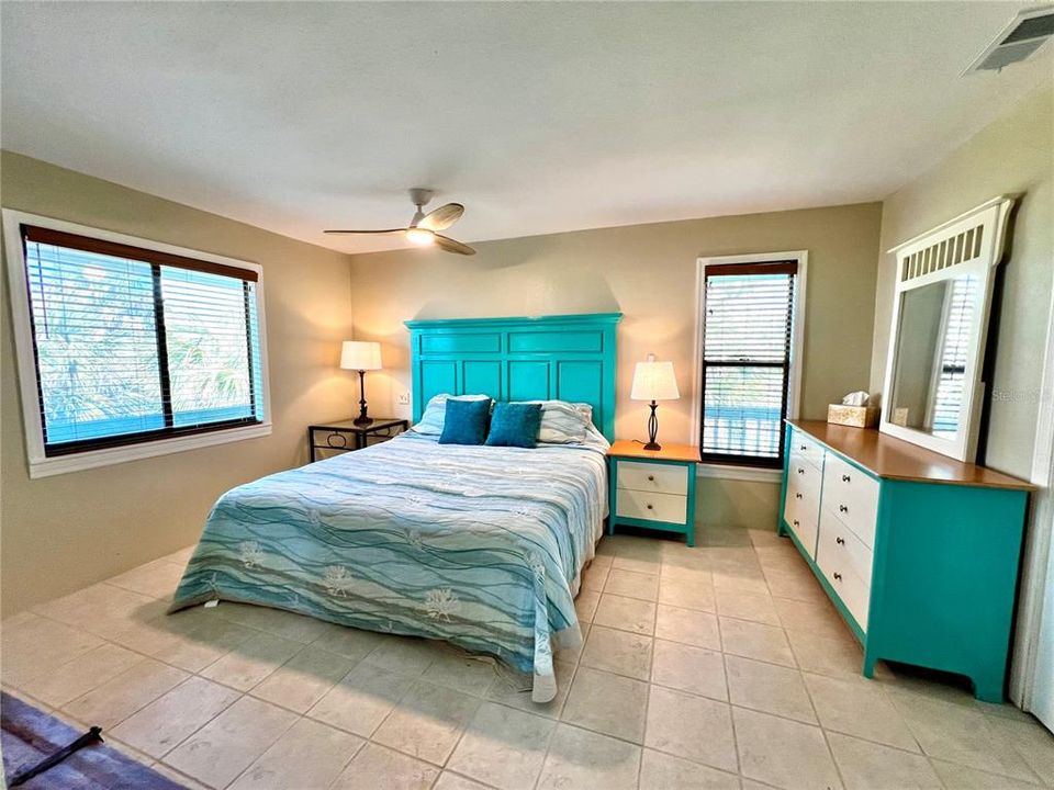 En Venta: $650,000 (3 camas, 2 baños, 1574 Pies cuadrados)