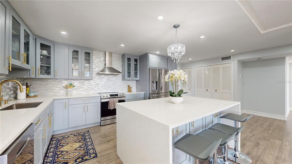 For Sale: $479,000 (2 beds, 2 baths, 1240 Square Feet)