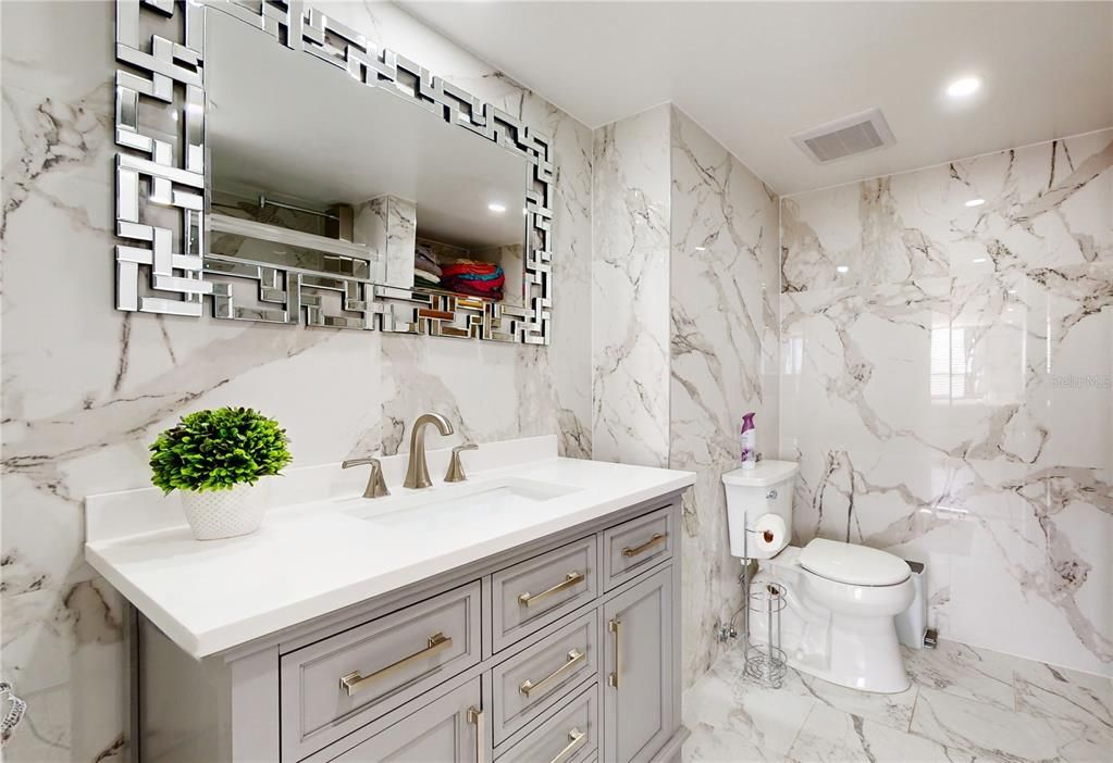 For Sale: $479,000 (2 beds, 2 baths, 1240 Square Feet)