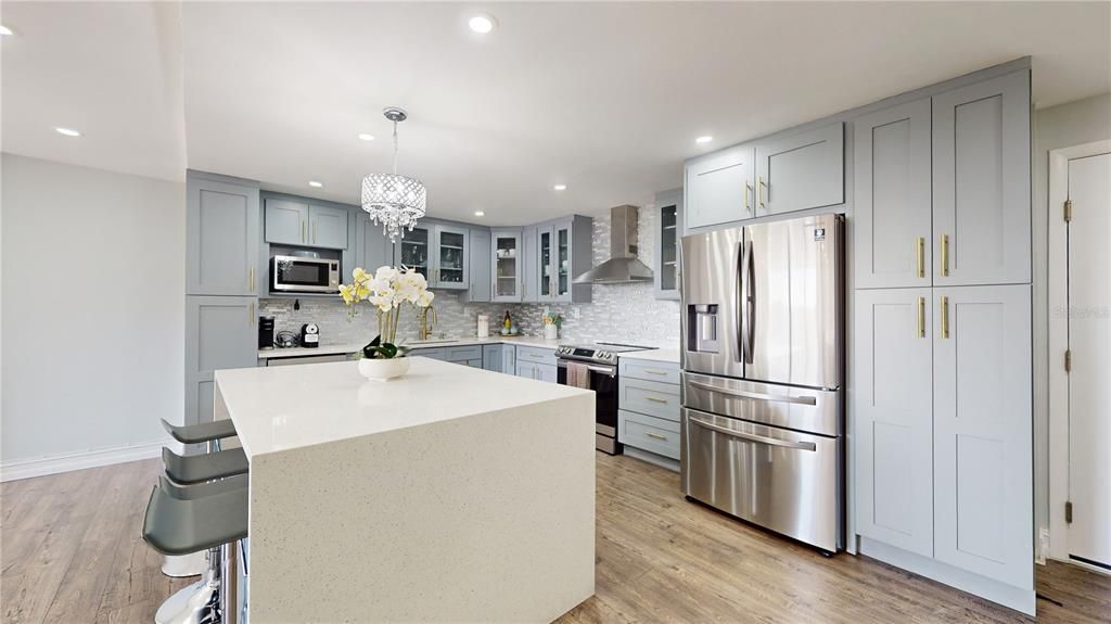 For Sale: $479,000 (2 beds, 2 baths, 1240 Square Feet)