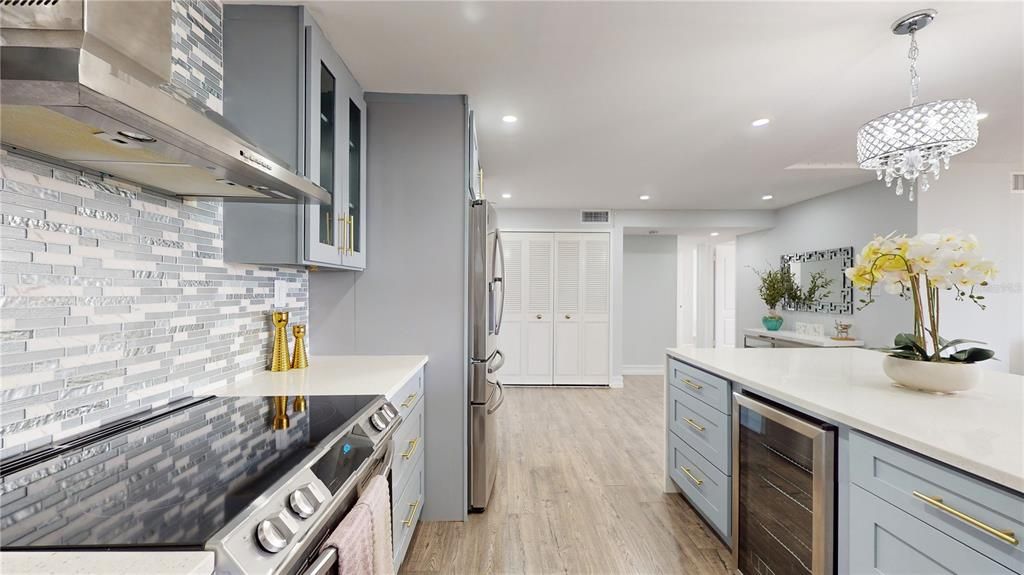 For Sale: $479,000 (2 beds, 2 baths, 1240 Square Feet)