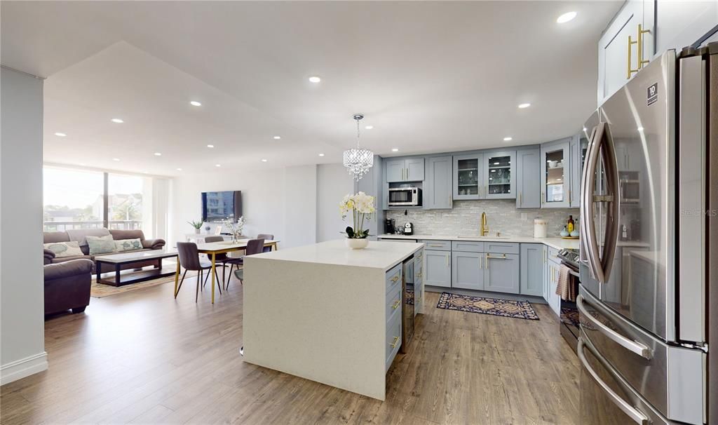 For Sale: $479,000 (2 beds, 2 baths, 1240 Square Feet)