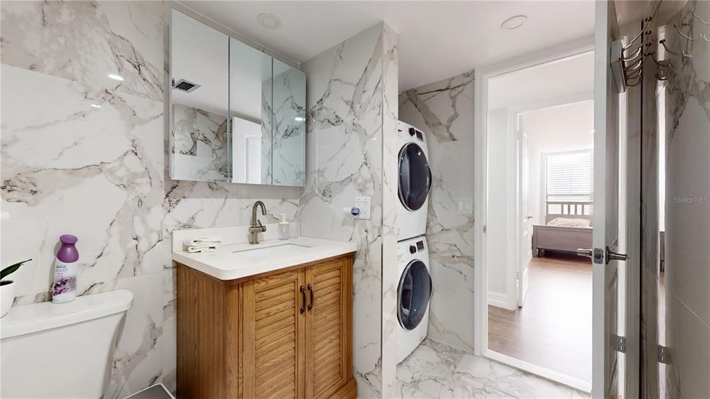 For Sale: $479,000 (2 beds, 2 baths, 1240 Square Feet)