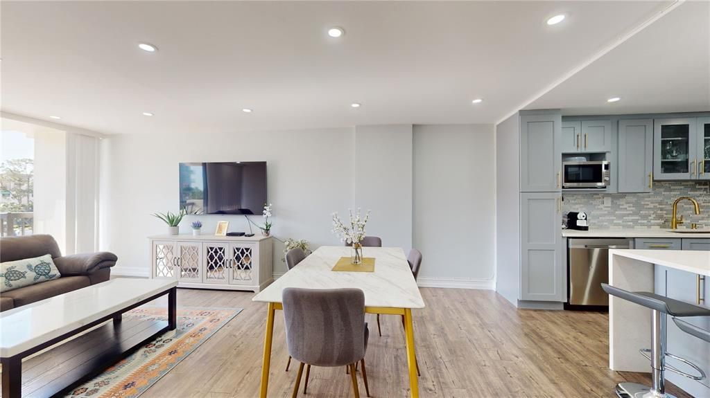 For Sale: $479,000 (2 beds, 2 baths, 1240 Square Feet)