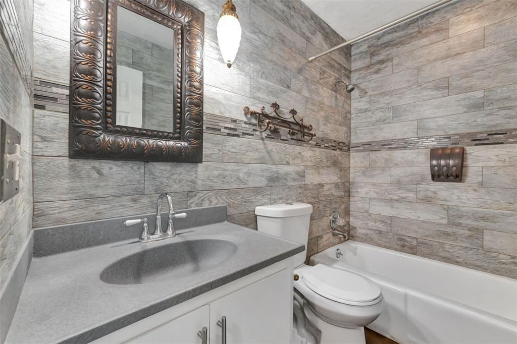 For Sale: $240,000 (3 beds, 2 baths, 1640 Square Feet)