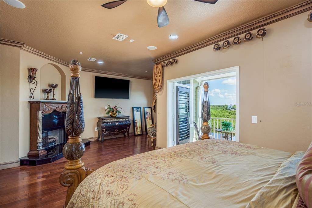 待售: $1,150,000 (4 贝兹, 3 浴室, 2945 平方英尺)