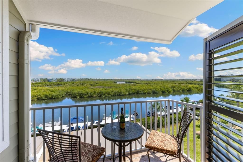 待售: $1,150,000 (4 贝兹, 3 浴室, 2945 平方英尺)