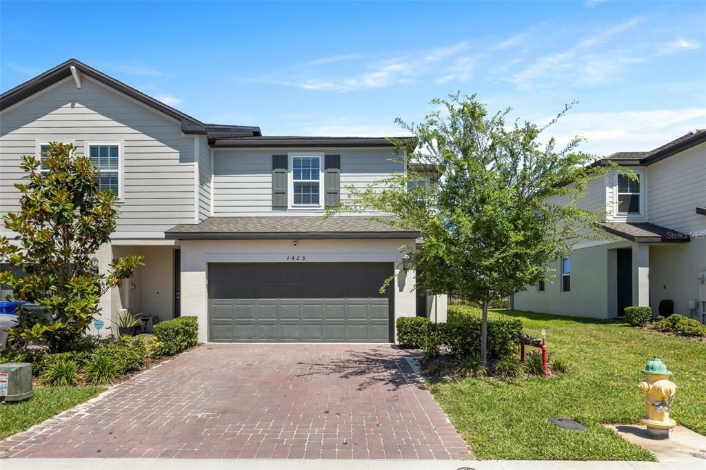 Recently Sold: $390,000 (3 beds, 2 baths, 1438 Square Feet)