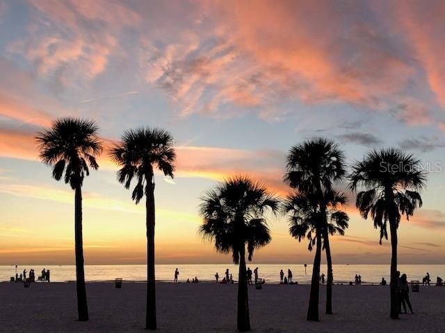 На продажу: $824,000 (3 спален, 2 ванн, 1900 Квадратных фут)