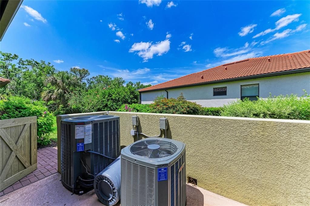 For Sale: $1,100,000 (3 beds, 3 baths, 3151 Square Feet)