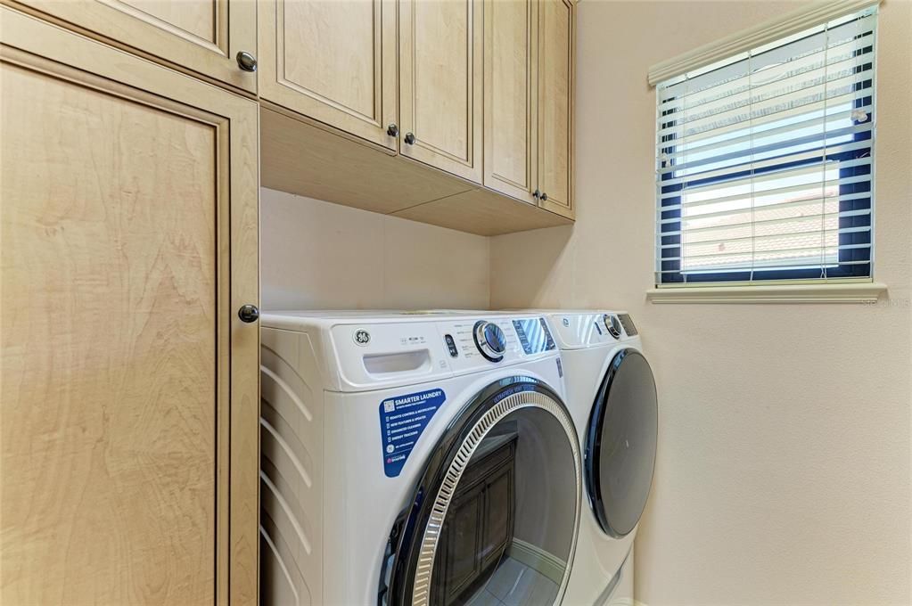 For Sale: $1,100,000 (3 beds, 3 baths, 3151 Square Feet)