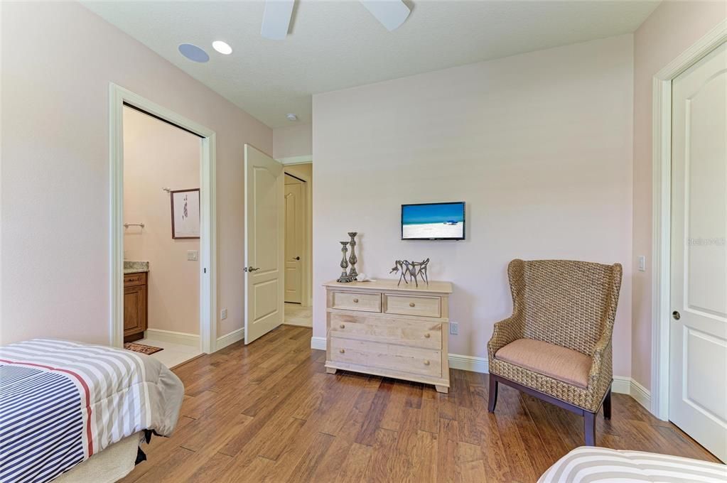 For Sale: $1,100,000 (3 beds, 3 baths, 3151 Square Feet)