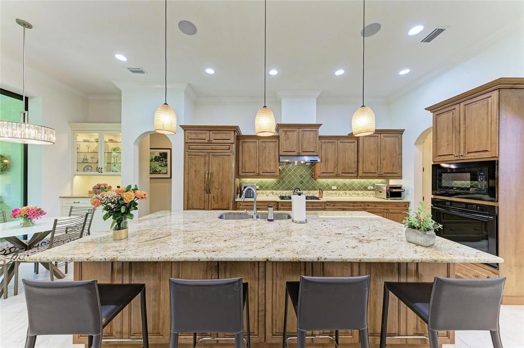 For Sale: $1,100,000 (3 beds, 3 baths, 3151 Square Feet)