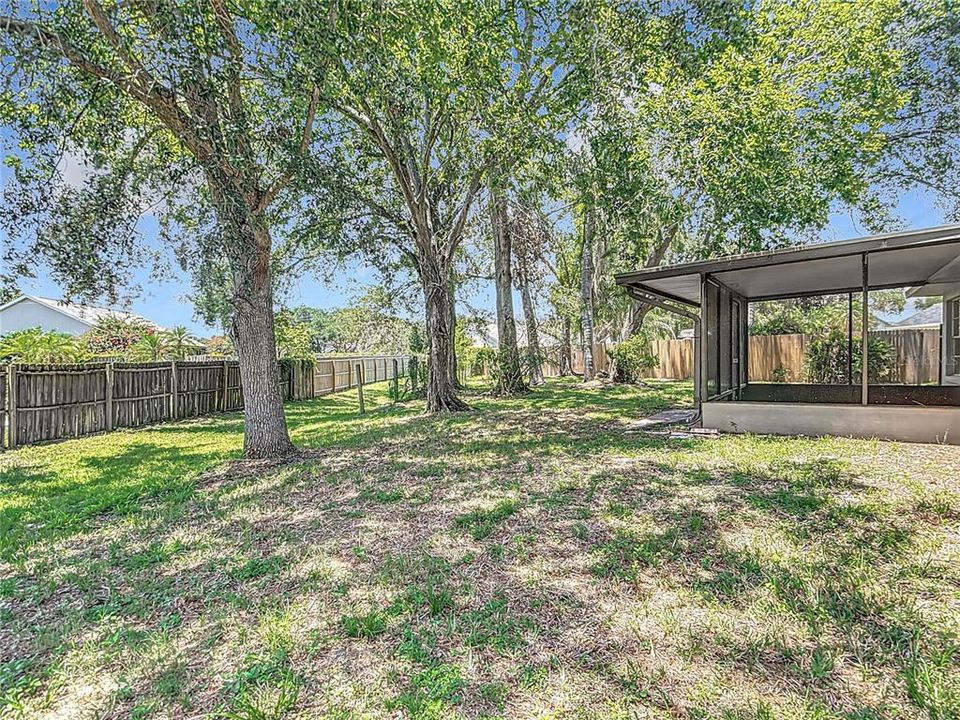 For Sale: $355,000 (3 beds, 2 baths, 1299 Square Feet)
