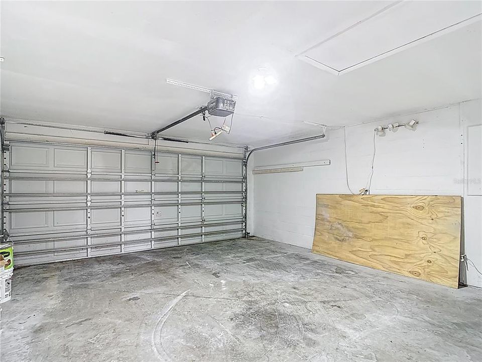 For Sale: $355,000 (3 beds, 2 baths, 1299 Square Feet)