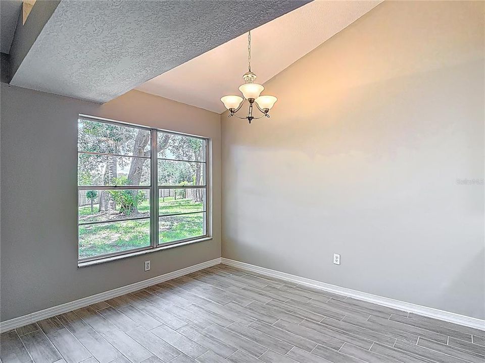 For Sale: $355,000 (3 beds, 2 baths, 1299 Square Feet)