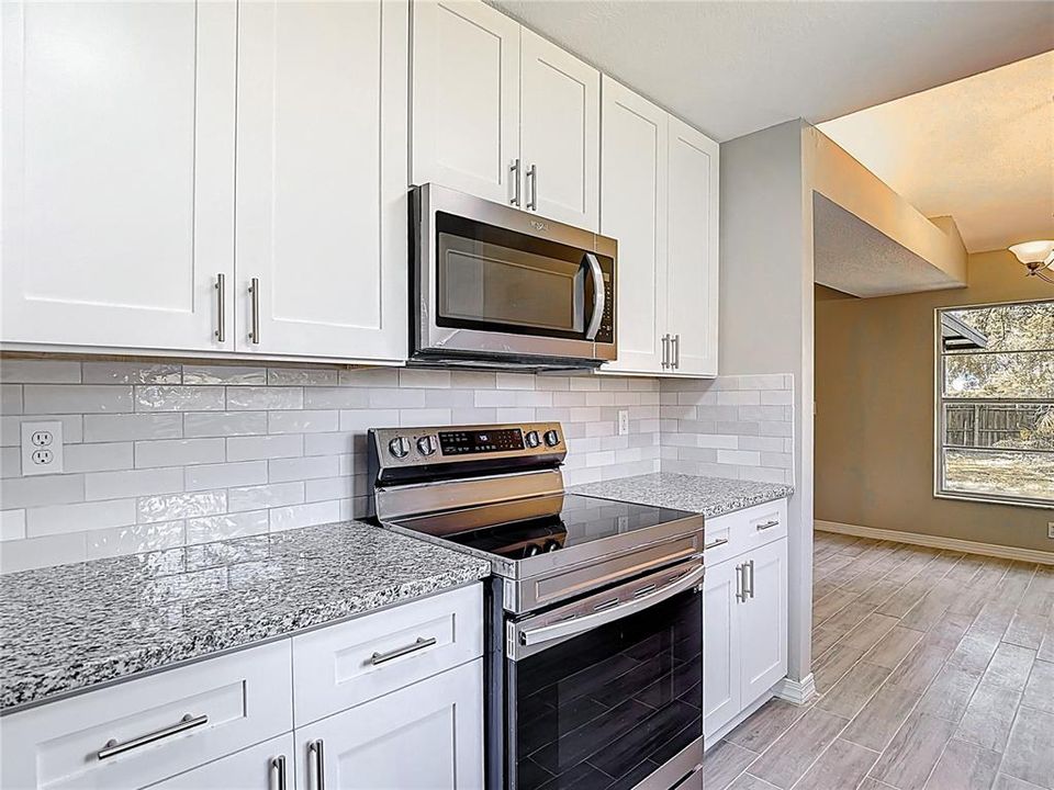 For Sale: $355,000 (3 beds, 2 baths, 1299 Square Feet)