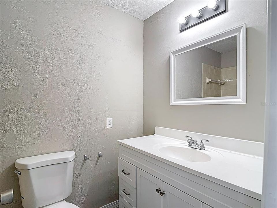 For Sale: $355,000 (3 beds, 2 baths, 1299 Square Feet)