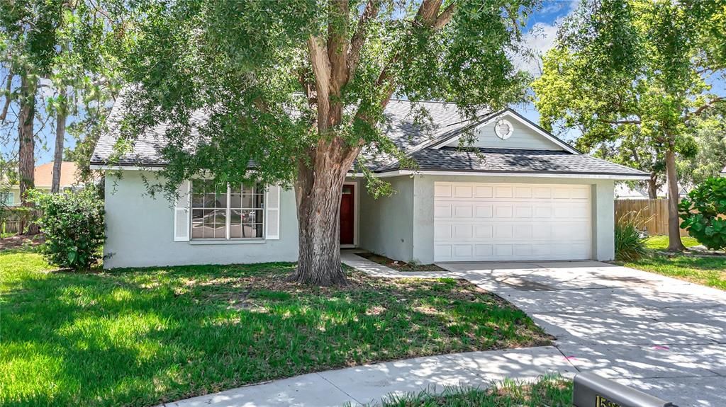 For Sale: $355,000 (3 beds, 2 baths, 1299 Square Feet)