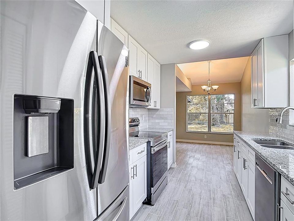 For Sale: $355,000 (3 beds, 2 baths, 1299 Square Feet)