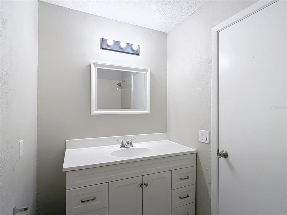 For Sale: $355,000 (3 beds, 2 baths, 1299 Square Feet)