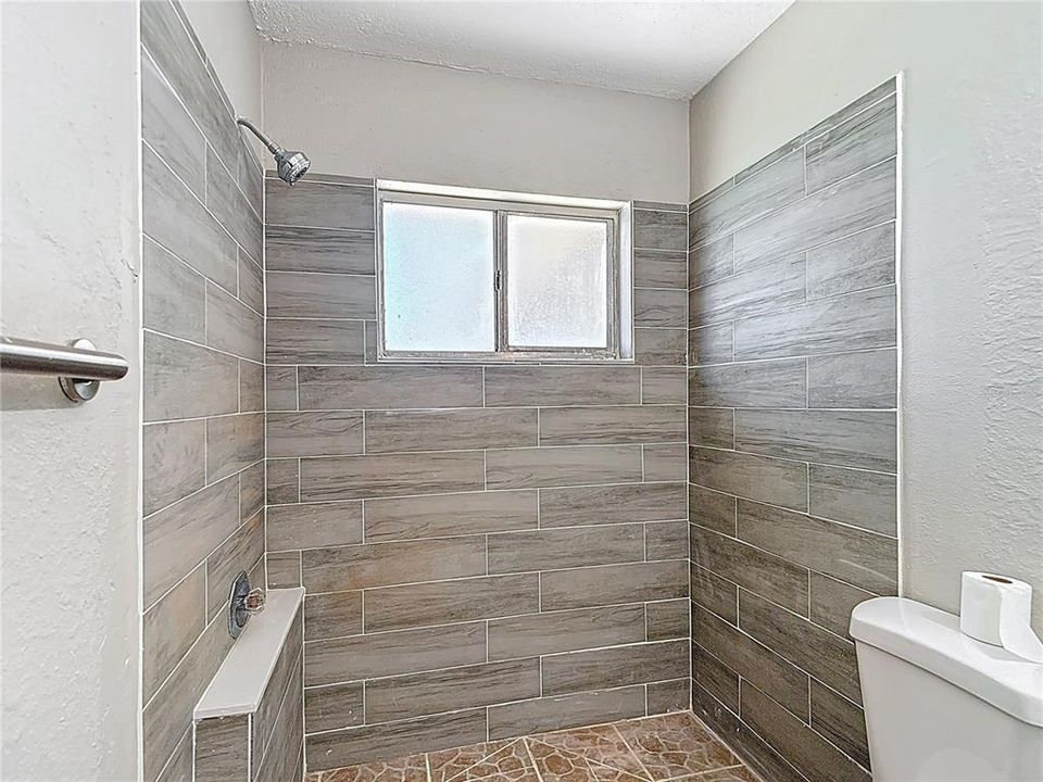 For Sale: $355,000 (3 beds, 2 baths, 1299 Square Feet)