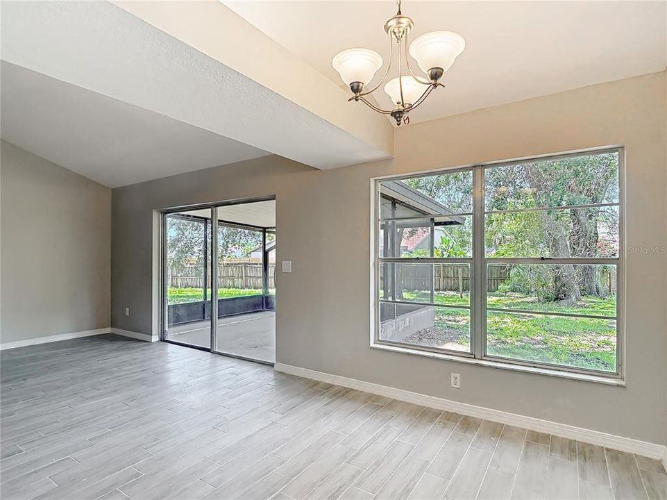 For Sale: $355,000 (3 beds, 2 baths, 1299 Square Feet)
