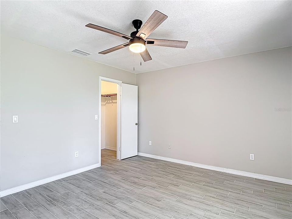 For Sale: $355,000 (3 beds, 2 baths, 1299 Square Feet)