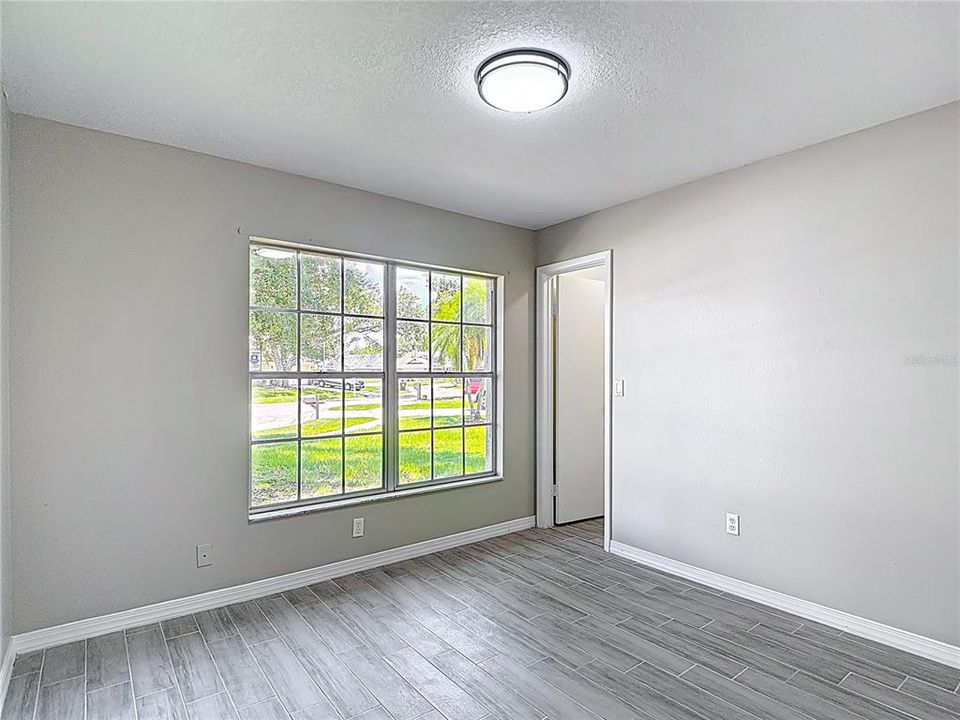 For Sale: $355,000 (3 beds, 2 baths, 1299 Square Feet)